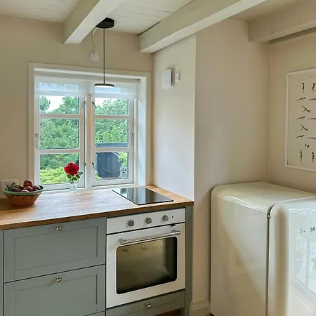 Half-timbered House With Harbor View In エーベルトフト