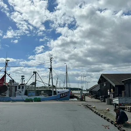 Half-timbered House With Harbor View In エーベルトフト